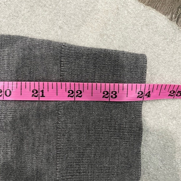 [L]Banana Republic Men's Dark Gray Crewneck Italian Merino Wool Sweater EUC - Picture 5 of 6